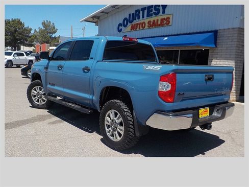 Used 2021 Toyota Tundra SR5 w/ SR5 Upgrade Package AWD/4WD image 5