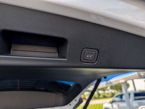 New 2026 GMC Acadia Elevation w/ Elevation Premium Package FWD image 28