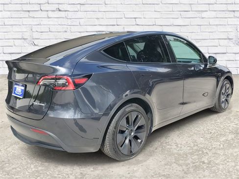 Used 2024 Tesla Model Y Long Range image 4