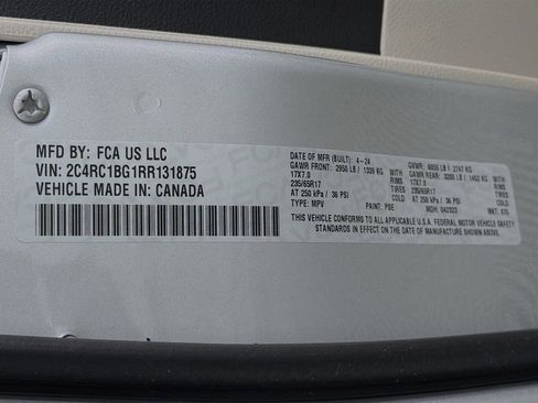 Used 2024 Chrysler Pacifica Touring-L image 35