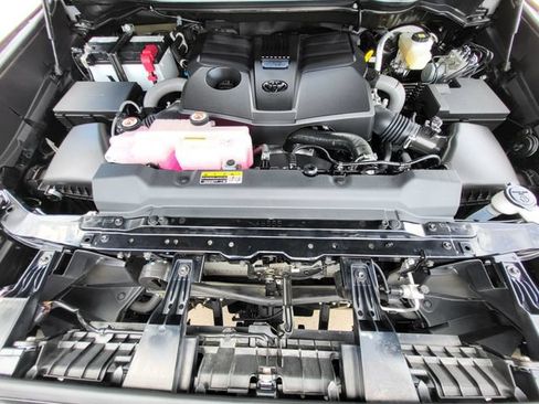 Used 2024 Toyota Tundra SR5 w/ SR5 Convenience Package AWD/4WD image 10