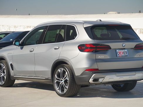 New 2026 BMW X5 xDrive50e image 8