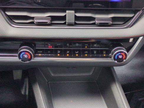 Used 2025 Chevrolet Equinox RS w/ Safety and Technology Package image 26