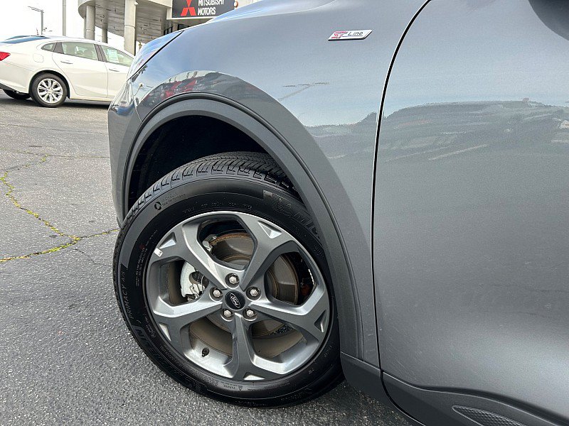 Used 2025 Ford Escape ST-Line AWD/4WD image 11