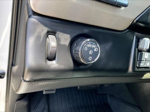 Used 2019 GMC Yukon XL Denali w/ Denali Ultimate Package RWD image 15