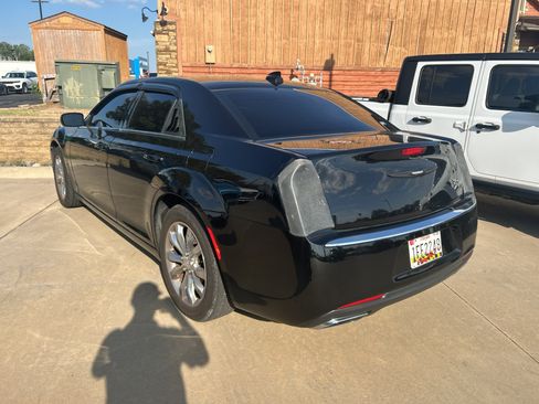 Used 2015 Chrysler 300 Limited AWD/4WD image 4