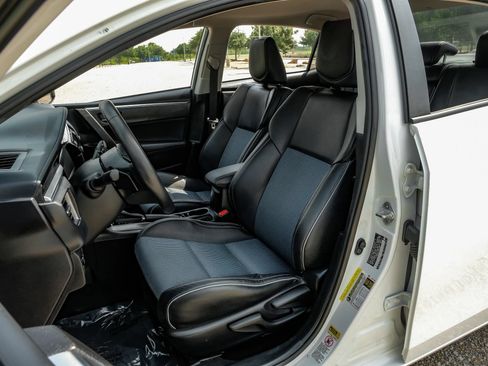 Used 2015 Toyota Corolla S FWD image 33