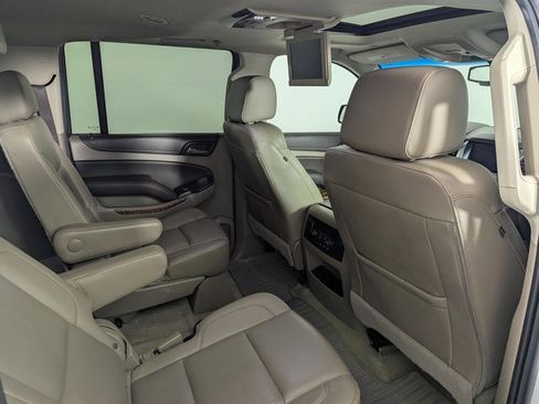 Used 2017 Chevrolet Suburban Premier image 22
