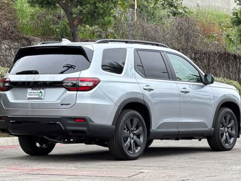 New 2026 Honda Pilot Sport image 4