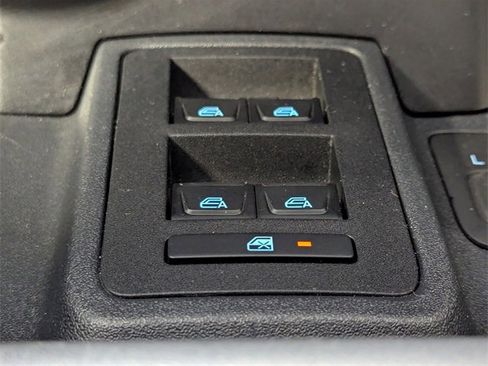 Used 2022 Ford Bronco Everglades image 17