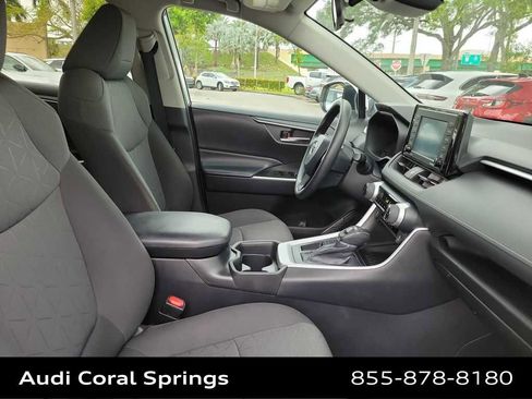 Used 2021 Toyota RAV4 XLE w/ Convenience Package FWD image 22