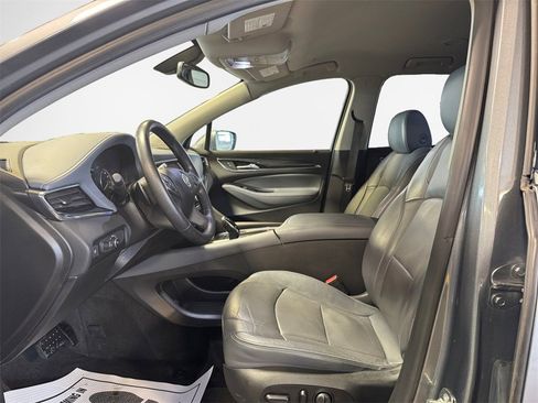 Used 2018 Buick Enclave Essence image 12