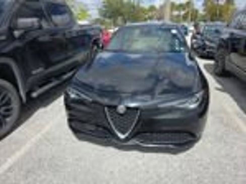 Used 2023 Alfa Romeo Giulia AWD w/ Quick Order Package 22X Lusso image 2