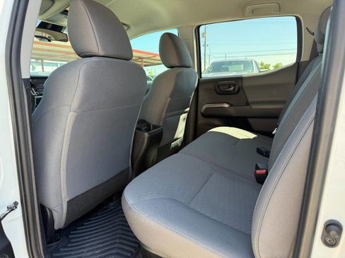 Used 2021 Toyota Tacoma SR5 w/ SR5 Appearance Package (SM) RWD image 7