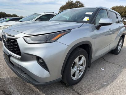 Used 2022 Toyota Highlander LE