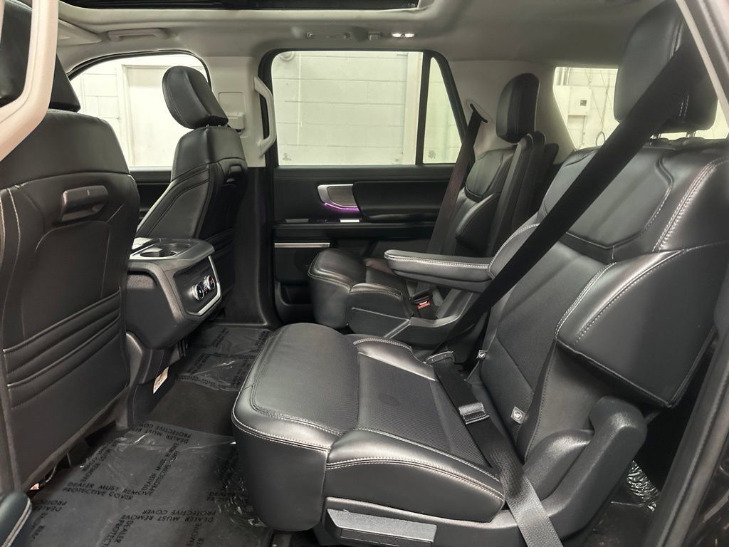 Used 2025 Ford Expedition Max Platinum AWD/4WD image 20