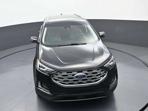 Used 2019 Ford Edge Titanium w/ Cold Weather Package AWD/4WD image 29