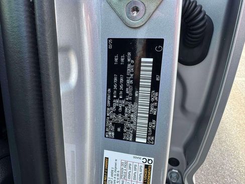 Used 2025 Toyota 4Runner SR5 AWD/4WD image 13
