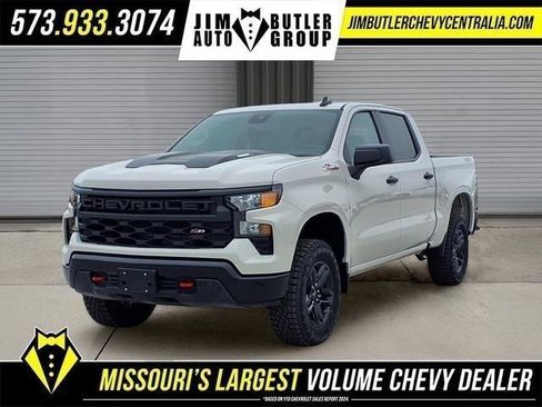 New 2026 Chevrolet Silverado 1500 Custom Trail Boss AWD/4WD image 1