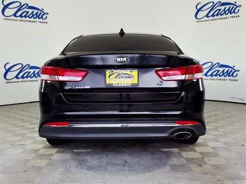 Used 2018 Kia Optima LX image 4