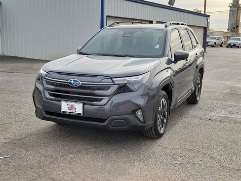 Used 2025 Subaru Forester Premium w/ Convenience Package #1 image 4