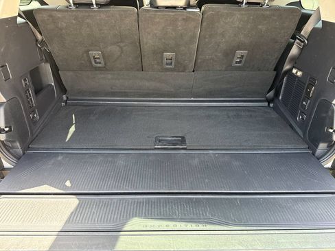 Used 2025 Ford Expedition Platinum AWD/4WD image 10