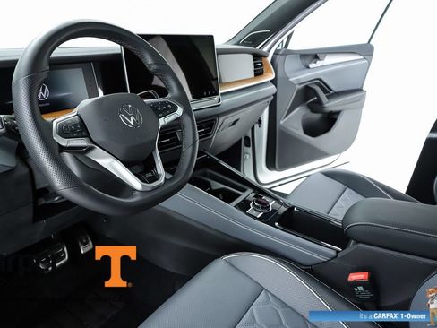 Used 2025 Volkswagen Tiguan SEL R-Line AWD/4WD image 58
