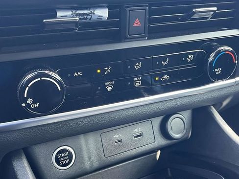 Used 2021 Nissan Rogue S image 30