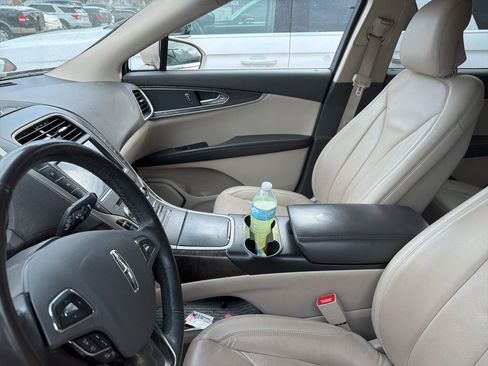 Used 2017 Lincoln MKX Reserve w/ Driver Assistance Package image 12