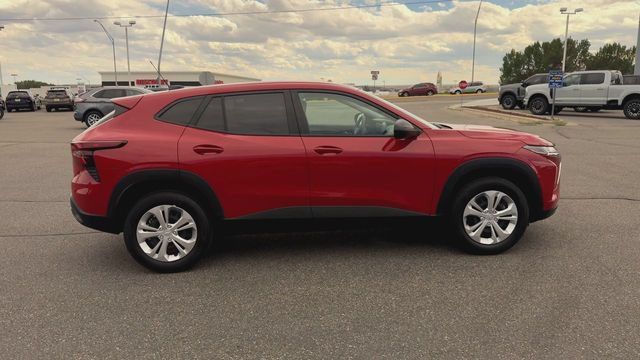 Used 2026 Chevrolet Trax LS FWD image 9
