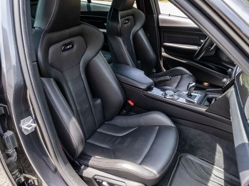 Used 2018 BMW M3 RWD image 31
