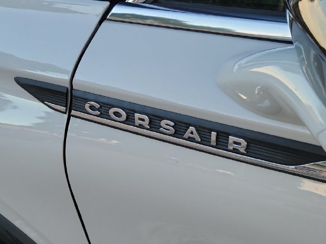 Certified 2022 Lincoln Corsair FWD w/ Equipment Group 101A image 7
