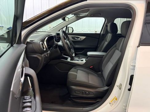 Used 2025 Chevrolet Blazer LT FWD image 34