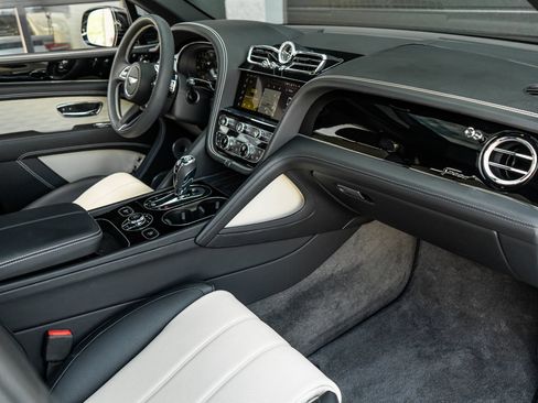 Certified 2026 Bentley Bentayga Speed AWD/4WD image 2