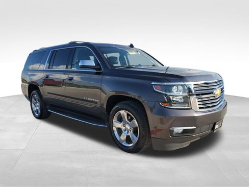 Used 2017 Chevrolet Suburban Premier AWD/4WD image 3