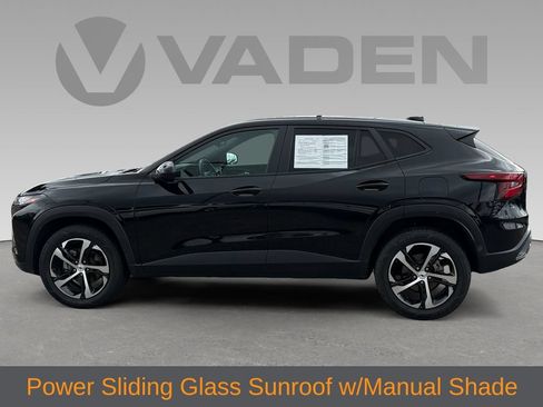 Used 2024 Chevrolet Trax RS w/ Sunroof Package FWD image 8