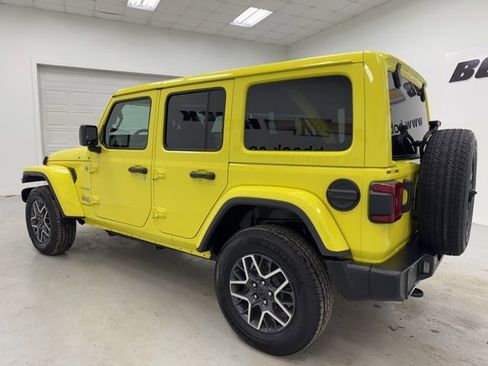 Used 2024 Jeep Wrangler Sahara image 7