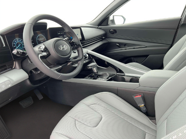 New 2025 Hyundai Elantra Limited FWD image 14