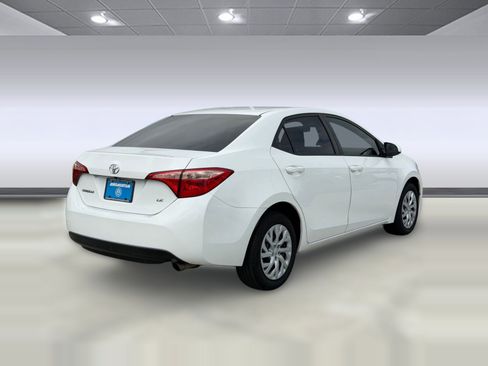 Used 2018 Toyota Corolla LE FWD image 9