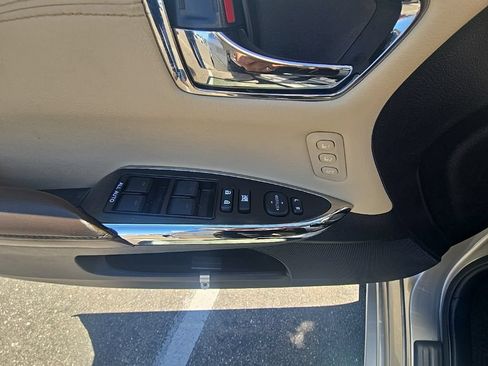 Used 2014 Toyota Avalon XLE Touring FWD image 4