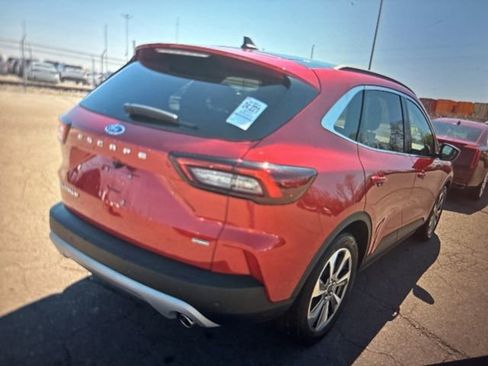 Used 2024 Ford Escape Platinum image 21