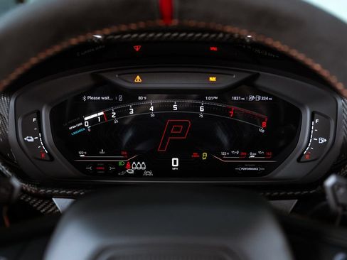 Used 2025 Lamborghini Urus SE AWD/4WD image 42