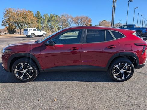 Used 2024 Chevrolet Trax RS w/ Driver Confidence Package image 2