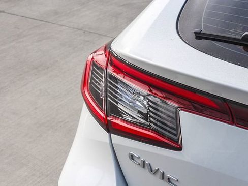 Used 2022 Honda Civic Sport Touring image 8