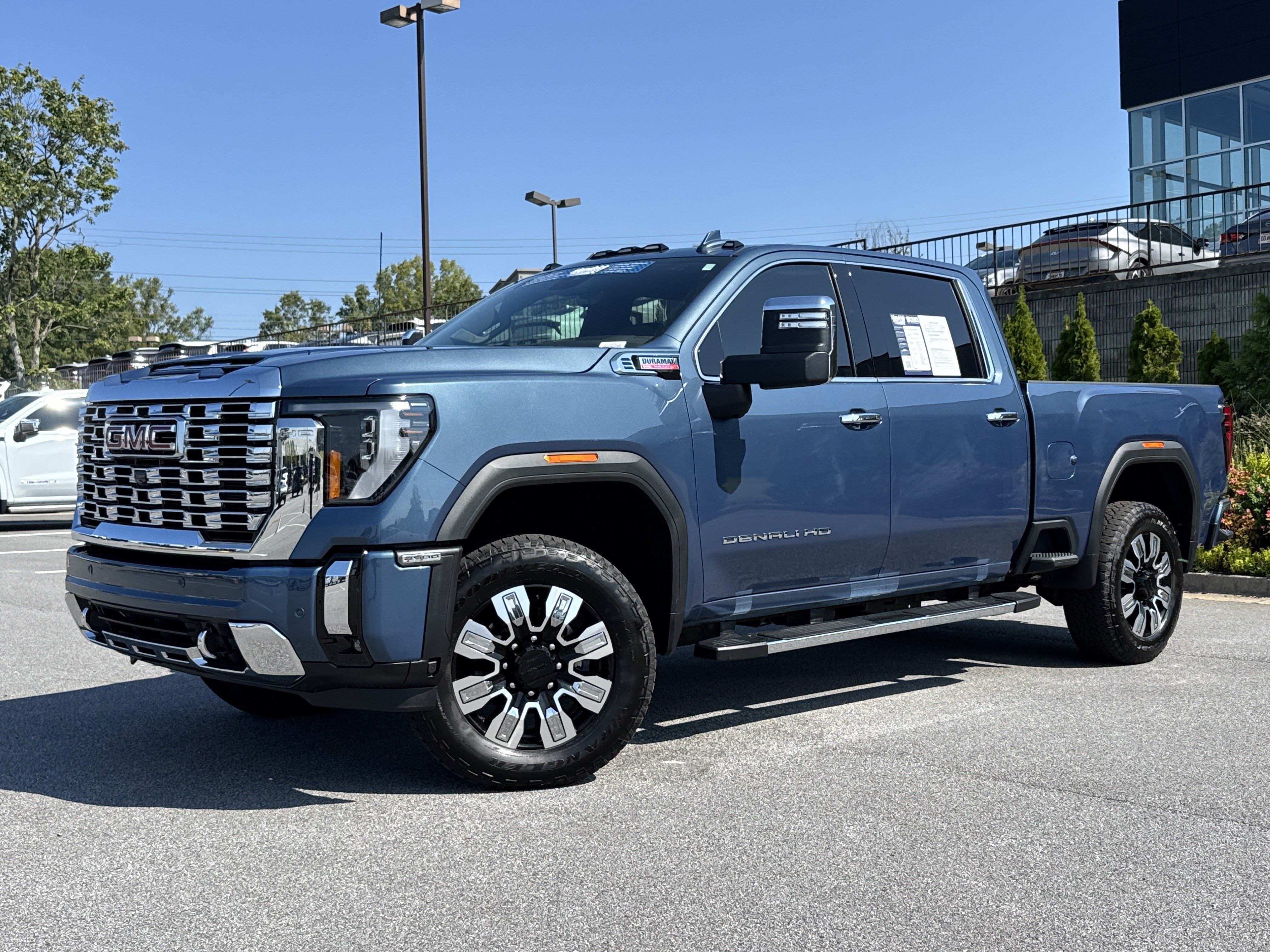 Used 2025 GMC Sierra 2500 Denali w/ Denali Reserve Package AWD/4WD image 5