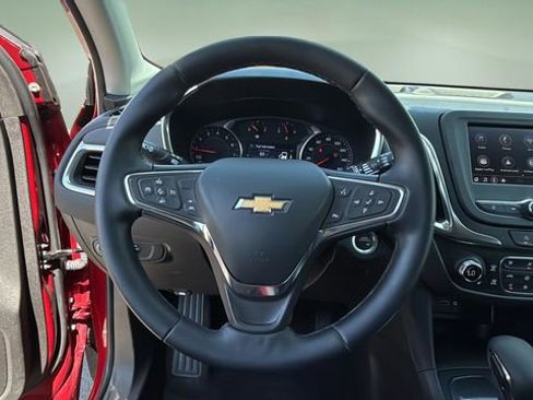 Used 2024 Chevrolet Equinox LT FWD image 12