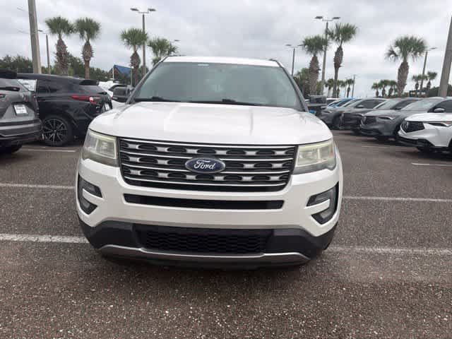 Used 2017 Ford Explorer XLT FWD image 4