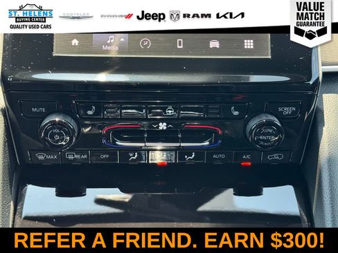 Certified 2025 Jeep Grand Cherokee Altitude AWD/4WD image 27