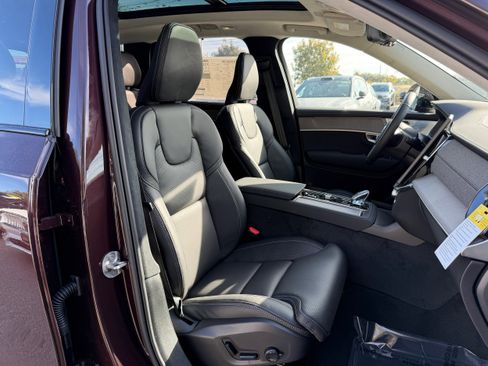 New 2026 Volvo XC90 B6 Ultra w/ Lounge Package image 7