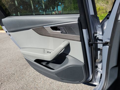 Used 2019 Audi A4 2.0T Premium image 16